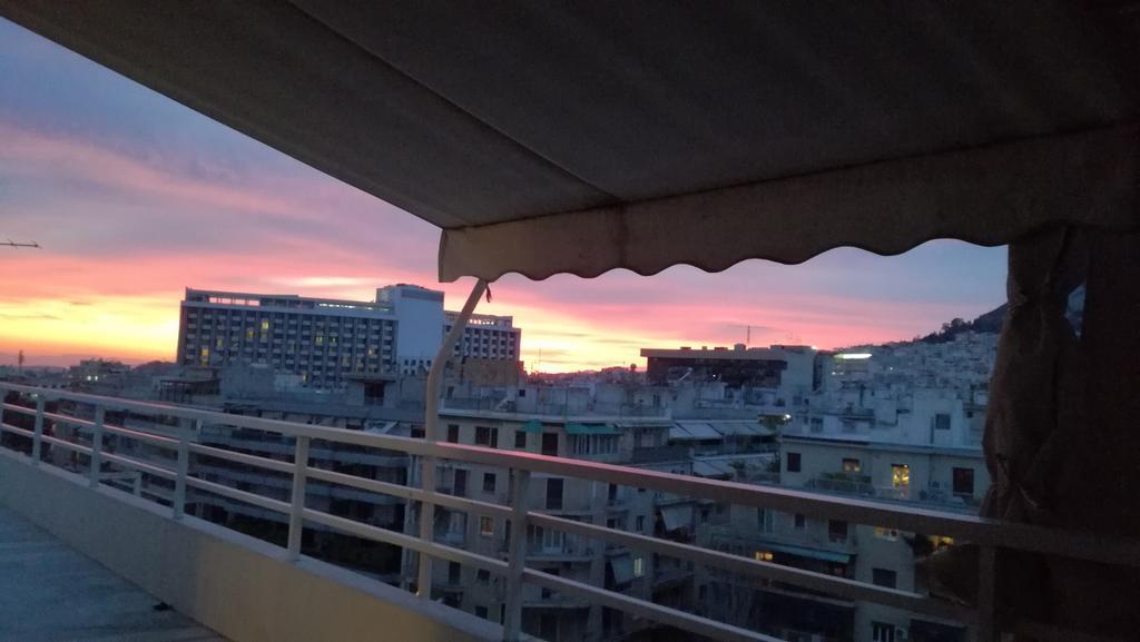 Top Floor Studio Near Metro&View&200Mbps Athén Kültér fotó